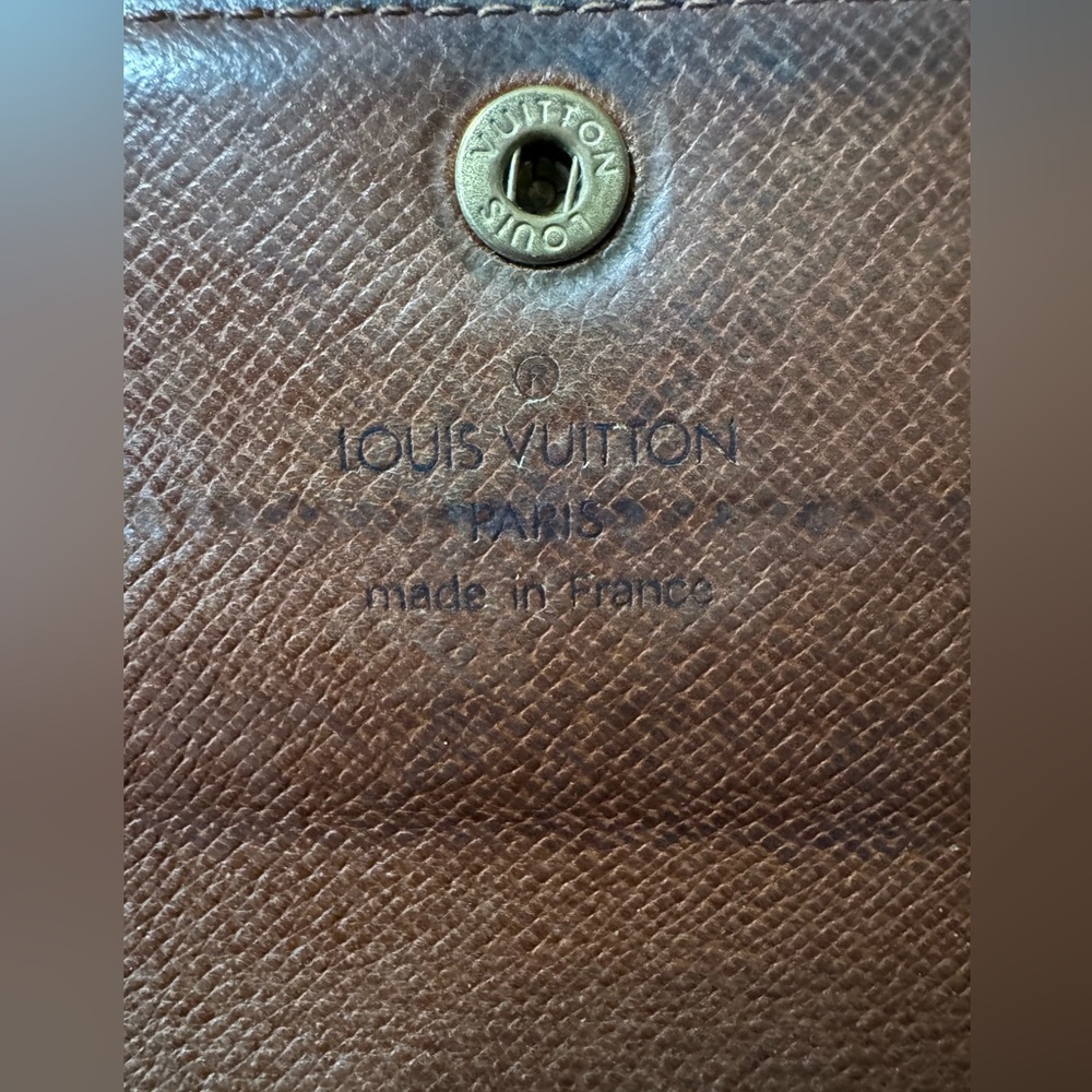 Louis Vuitton Monogram Wallet - Picture 4 of 7